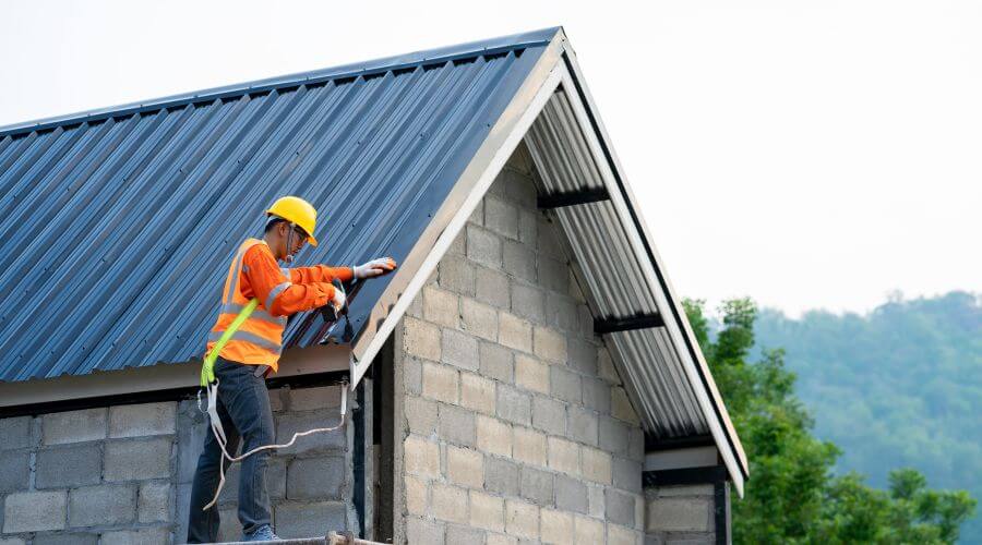 Professional gutter cleaning in Oil Trough, AR